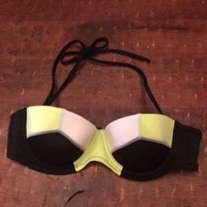 Victoria's Secret Swim - Victoria Secret Bikini top 34B Like New!! Victoria's Secret Swim - Victoria Secret Bikini top 34B Like New!!